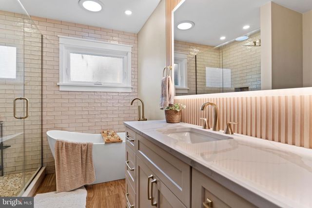 216 N 36TH ST, Camp Hill, PA 17011