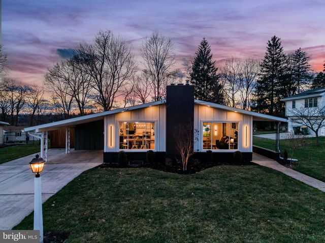 216 N 36TH ST, Camp Hill, PA 17011