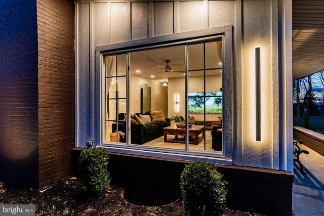 216 N 36TH ST, Camp Hill, PA 17011