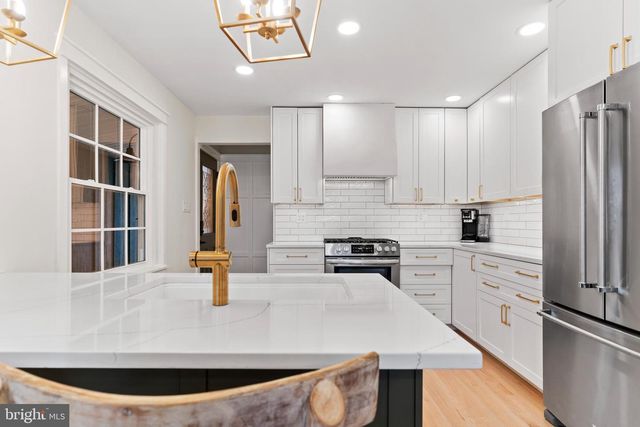 216 N 36TH ST, Camp Hill, PA 17011