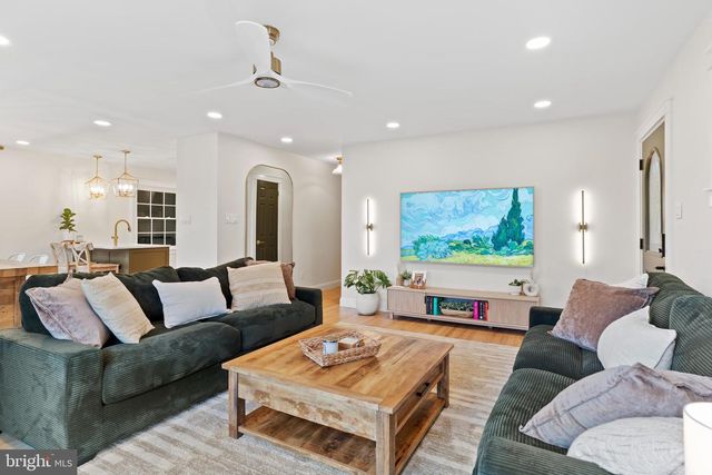 216 N 36TH ST, Camp Hill, PA 17011