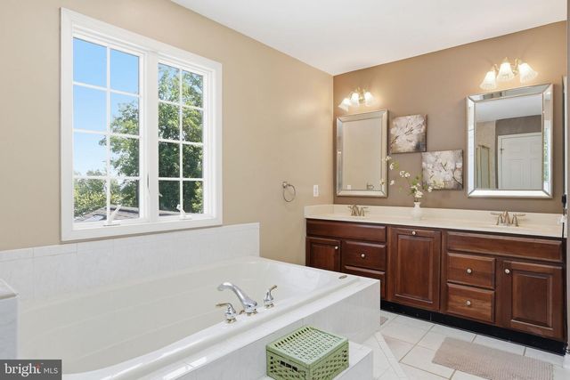 1810 LOVE POINT RD, Stevensville, MD 21666