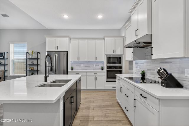 9809 INVENTION Lane, Jacksonville, FL 32256