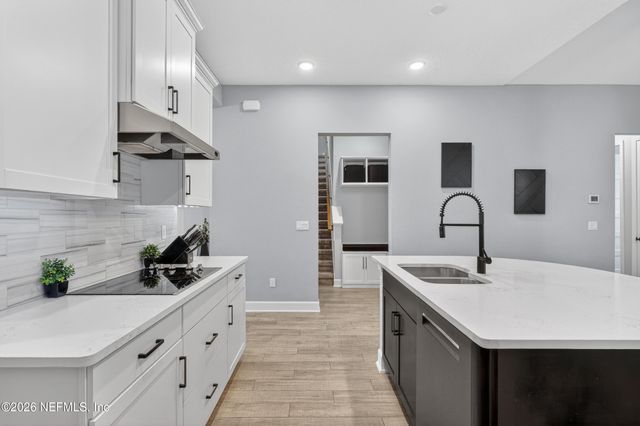 9809 INVENTION Lane, Jacksonville, FL 32256