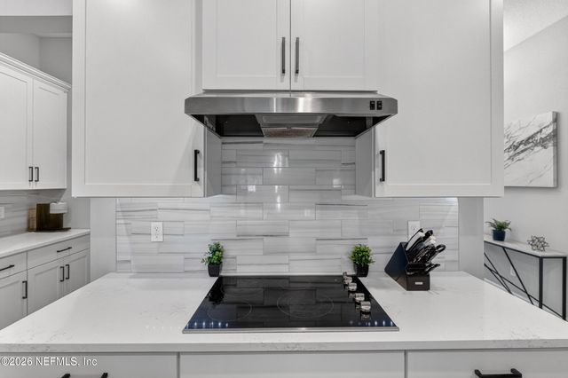 9809 INVENTION Lane, Jacksonville, FL 32256