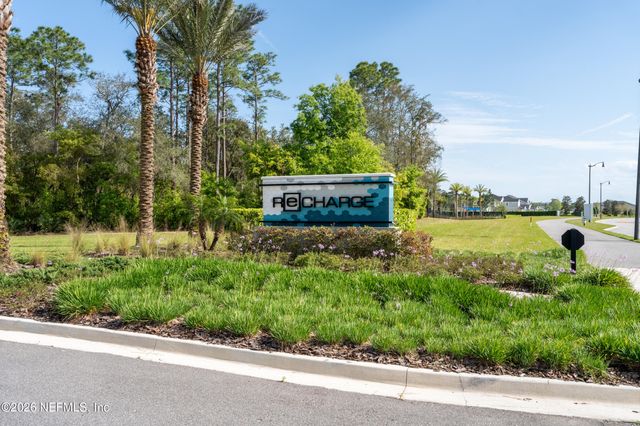 9809 INVENTION Lane, Jacksonville, FL 32256