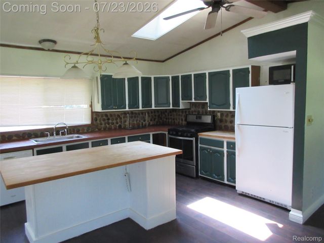 1575 Banmoor Drive, Troy, MI 48084