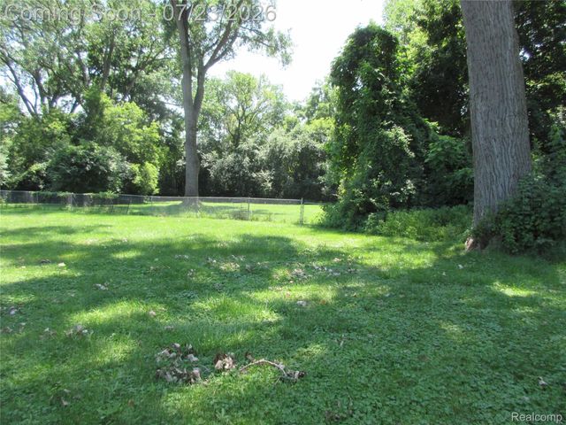 1575 Banmoor Drive, Troy, MI 48084