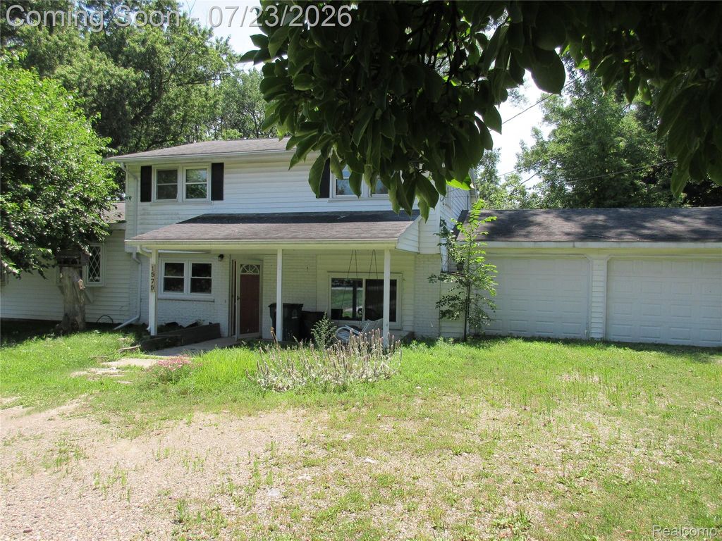 1575 Banmoor Drive, Troy, MI 48084