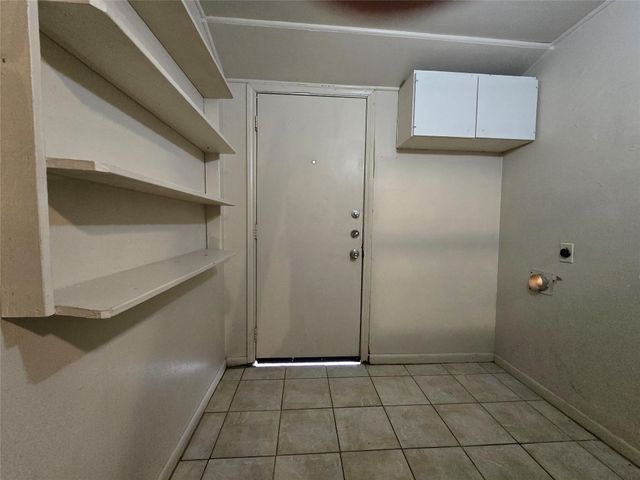 2223 Viewtop Lane A, Arlington, TX 76012