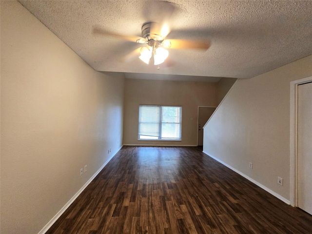 2223 Viewtop Lane A, Arlington, TX 76012