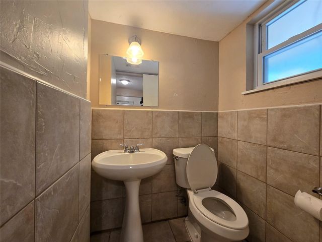 2223 Viewtop Lane A, Arlington, TX 76012