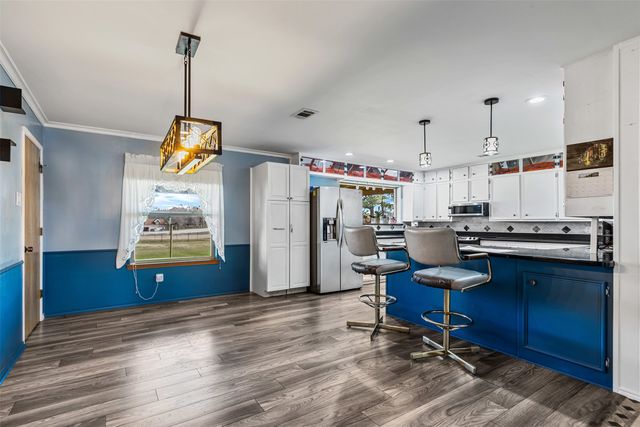101 Hill Top Circle, Burleson, TX 76028