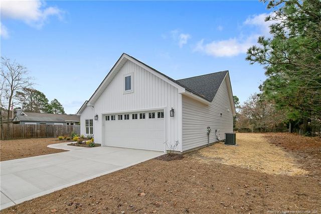5824 Fairway Drive, Hope Mills, NC 28348