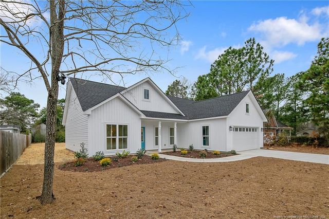 5824 Fairway Drive, Hope Mills, NC 28348