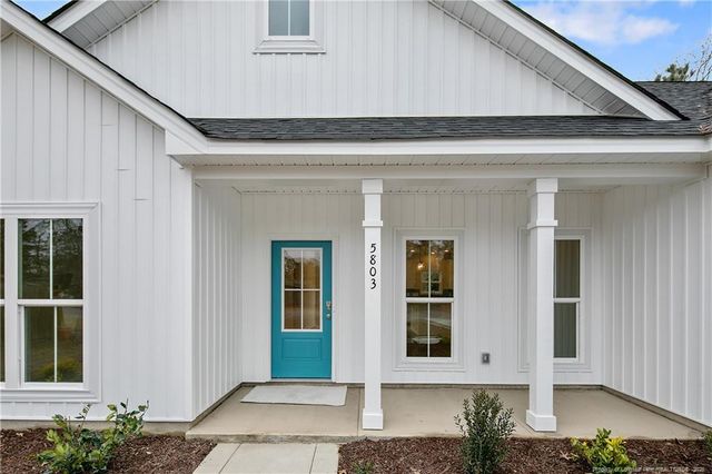 5824 Fairway Drive, Hope Mills, NC 28348