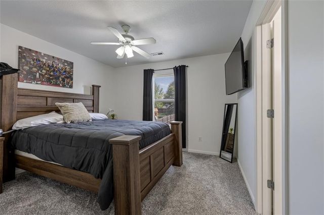 8375 Timber Trails Drive, De Soto, KS 66018