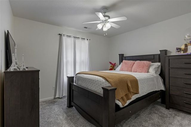 8375 Timber Trails Drive, De Soto, KS 66018