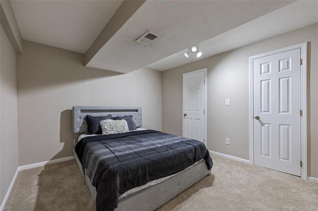 8375 Timber Trails Drive, De Soto, KS 66018