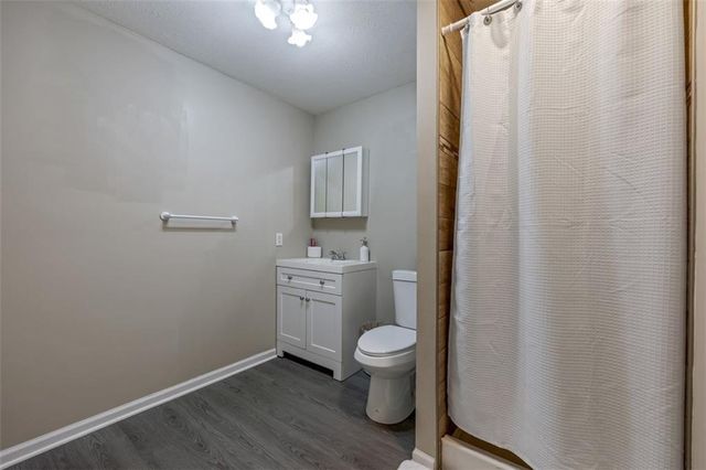 8375 Timber Trails Drive, De Soto, KS 66018
