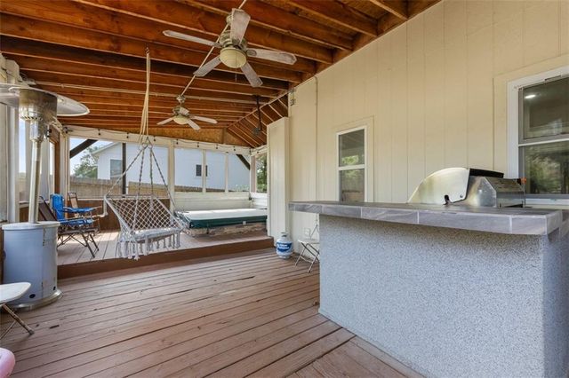 8375 Timber Trails Drive, De Soto, KS 66018