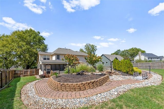 8375 Timber Trails Drive, De Soto, KS 66018