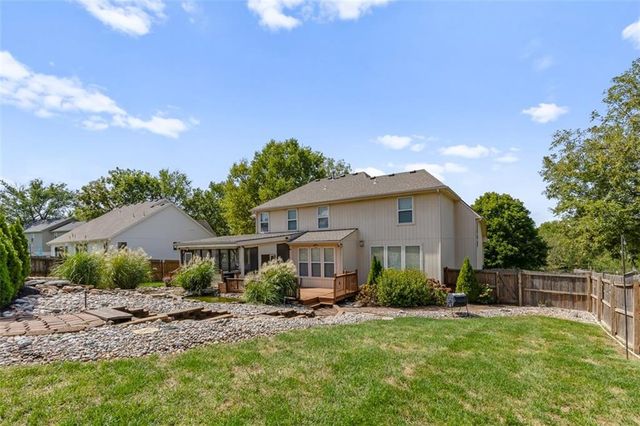 8375 Timber Trails Drive, De Soto, KS 66018