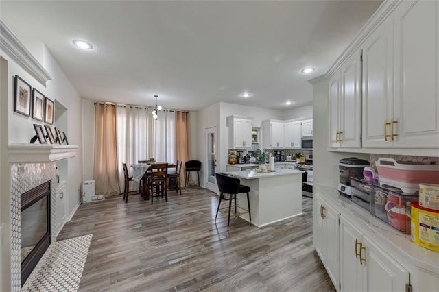 8375 Timber Trails Drive, De Soto, KS 66018