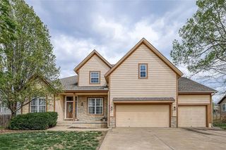 8375 Timber Trails Drive, De Soto, KS 66018