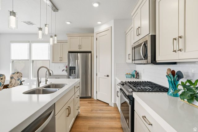 812 N VIA MODELO CIR, Washington, UT 84780