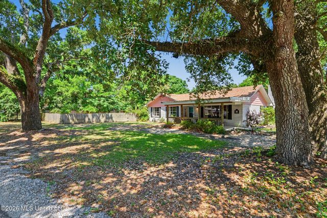 1523 E 2nd Street, Pass Christian, MS 39571