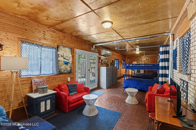 1523 E 2nd Street, Pass Christian, MS 39571