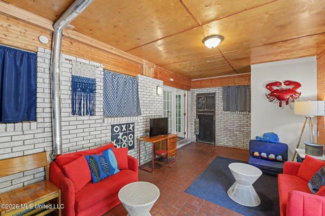 1523 E 2nd Street, Pass Christian, MS 39571