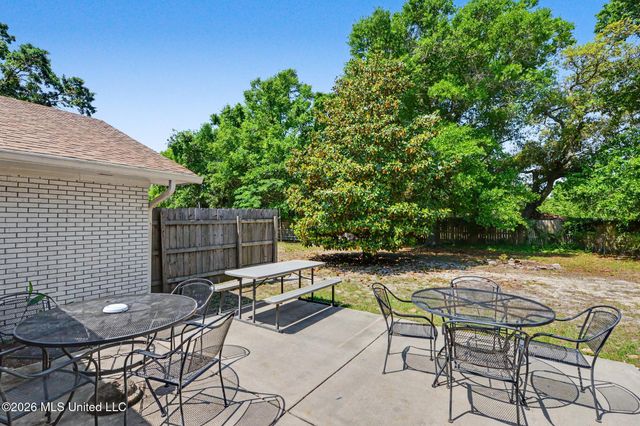 1523 E 2nd Street, Pass Christian, MS 39571