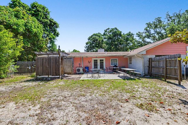 1523 E 2nd Street, Pass Christian, MS 39571