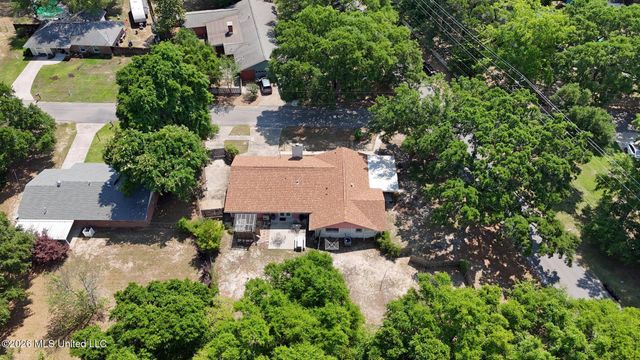 1523 E 2nd Street, Pass Christian, MS 39571
