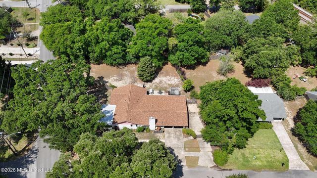 1523 E 2nd Street, Pass Christian, MS 39571