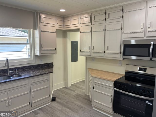 8 Akron Street, Cartersville, GA 30120