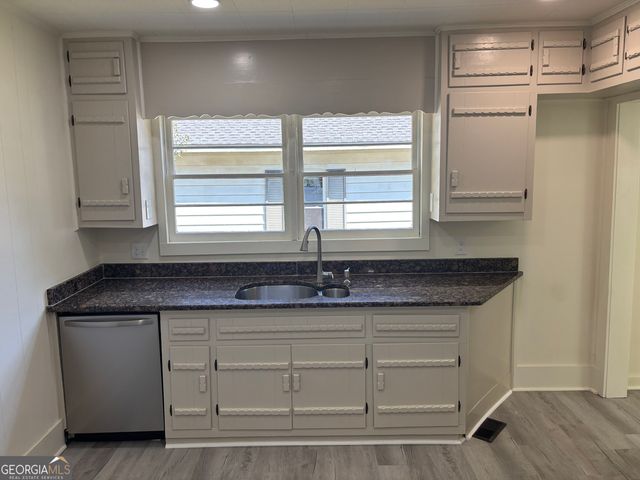 8 Akron Street, Cartersville, GA 30120