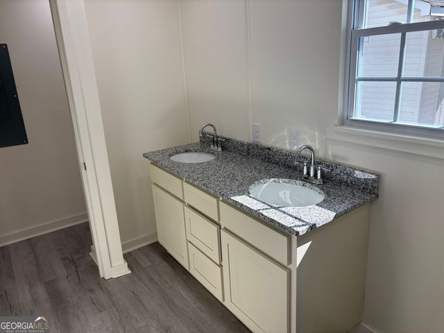 8 Akron Street, Cartersville, GA 30120
