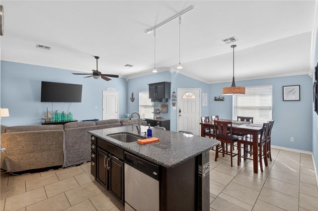 15209 S Padre Island Dr 106, Corpus Christi, TX 78418