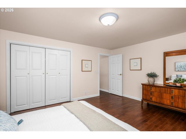 243 DARTMOOR Dr, Eugene, OR 97401