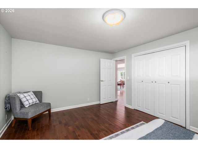 243 DARTMOOR Dr, Eugene, OR 97401