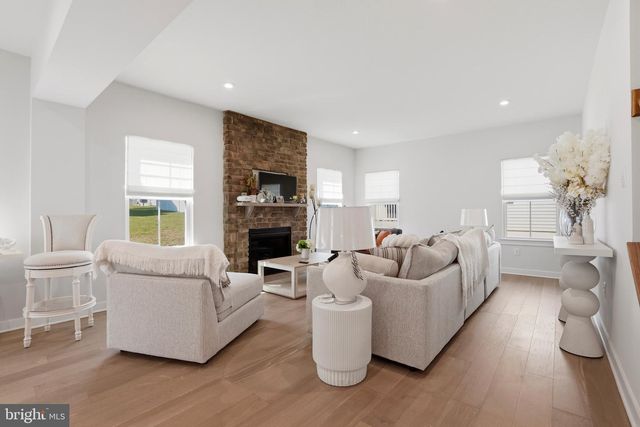 1025 TRILLIUM LN, Cheltenham, PA 19012