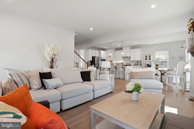 1025 TRILLIUM LN, Cheltenham, PA 19012