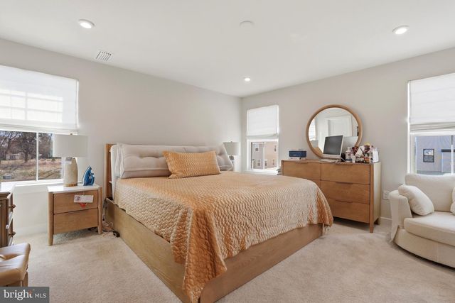 1025 TRILLIUM LN, Cheltenham, PA 19012