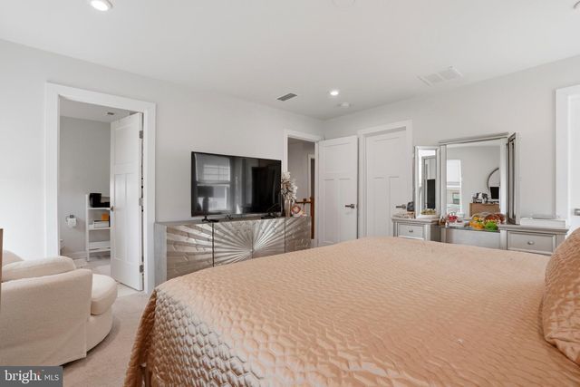 1025 TRILLIUM LN, Cheltenham, PA 19012