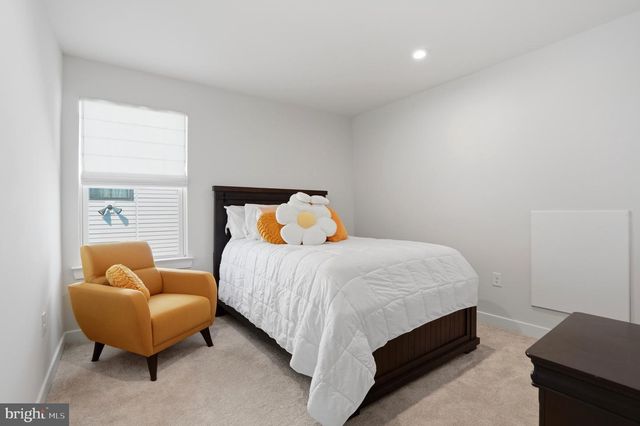 1025 TRILLIUM LN, Cheltenham, PA 19012