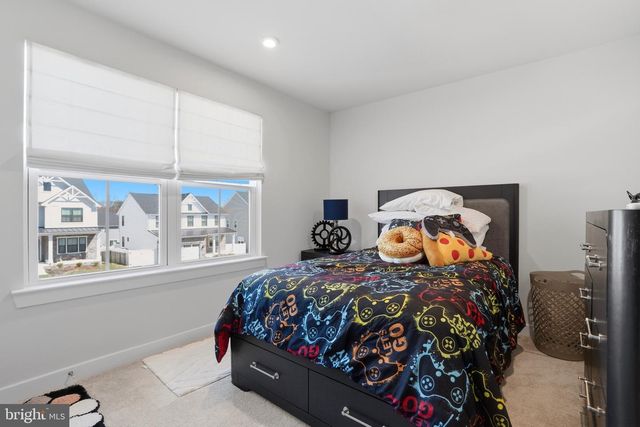 1025 TRILLIUM LN, Cheltenham, PA 19012