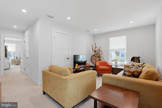 1025 TRILLIUM LN, Cheltenham, PA 19012